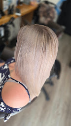 Photo n°17 de Comme d'Habitude Coiffure à Tours (Salon de coiffure)