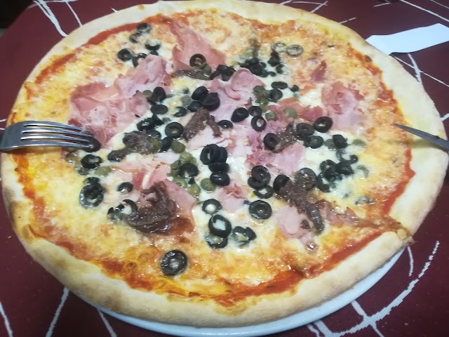 Pizzeria Mina Bar Pizzeria Matahari Di Kamel Ousama