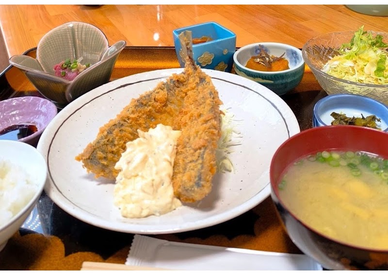 お魚ごはんと居食処蛮屋