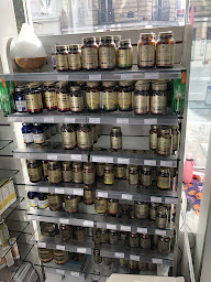 Photo n°15 de PHARMACIE DE LA SEMEUSE I Rue du Faubourg Saint-Antoine Paris 11ème à Paris (Pharmacie vétérinaire)