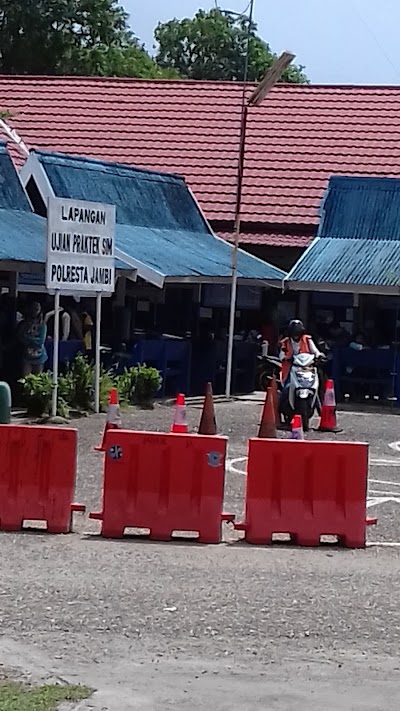 Photos of Polresta Jambi