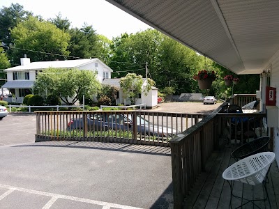 Photos of Maple Leaf Motel
