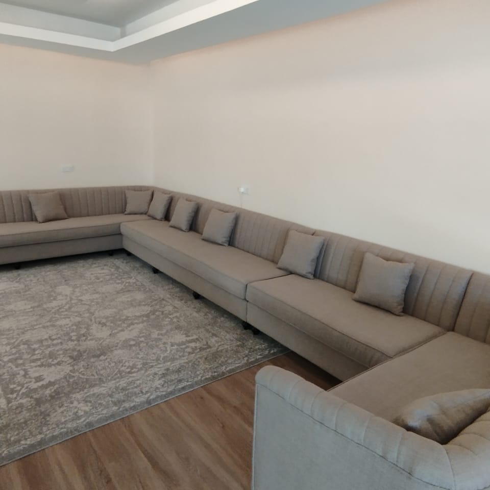 Locket Institution Upholstery - صورة 3