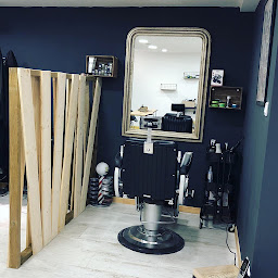 Photo n°13 de Distroy Coiffure & Barbier By Julie à Rousset (Barbier)