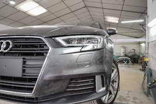 Photo n°2 de CARROSSERIE DESSYMOULIE à Aixe-sur-Vienne (Garage automobile)