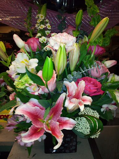 Colors of Life Flowers and Gifts/Eva's Designs - Thumbnail