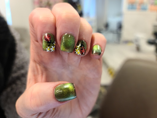 WOW Nails - Visual