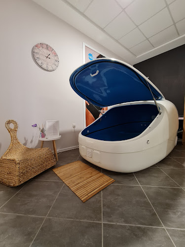 ж.к. Стрелбище, ул. „Роженски проход“ 6, ет.5, 1408 София