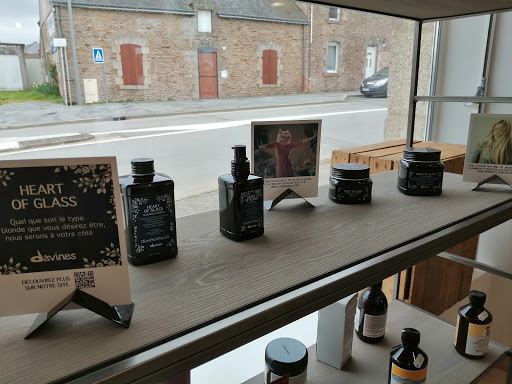 L Odyssée du cheveu - Thumbnail