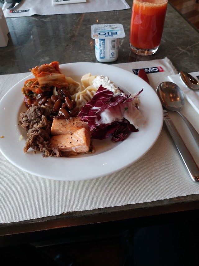MOMO Café