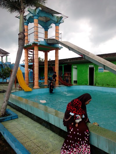 Photos of Kolam Renang Tirta Naga Sari