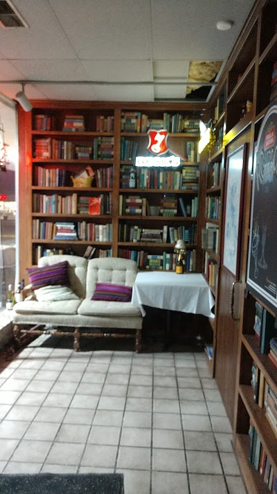 R G Books Lounge