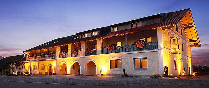 Vilstaler Hof - Landgasthof & Hotel Andreasstraße 2, 94405 Landau an der Isar, Deutschland