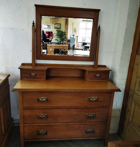 Whatnot Antiques and Collectables - Thumbnail