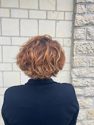 Photo n°7 de Laura Artisan Coiffeur à Périers (Salon de coiffure)