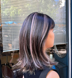 Photo n°49 de Bleu Coiffure (Coiffeur coréen, Permanente bouclée, Lissage) à Paris (Institut de beauté)