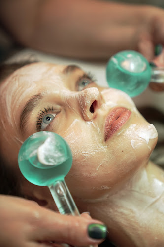 VA Salon London - Beauty salon