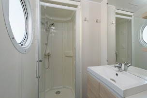 Photo n°4 de Camping Car Mobil-home Tentes Lamalou les Bains Domaine de Gatinié à Les Aires (Appartement de vacances)