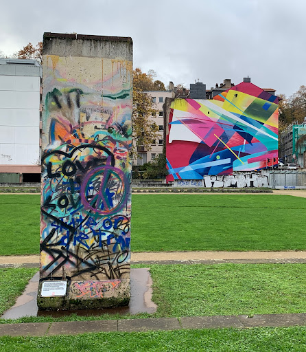 Betonfragment der Berliner Mauer