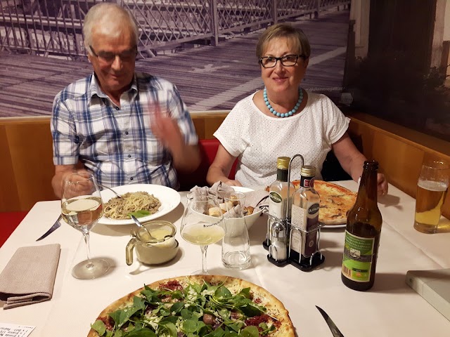 Pizzeria Restaurant Metropolis