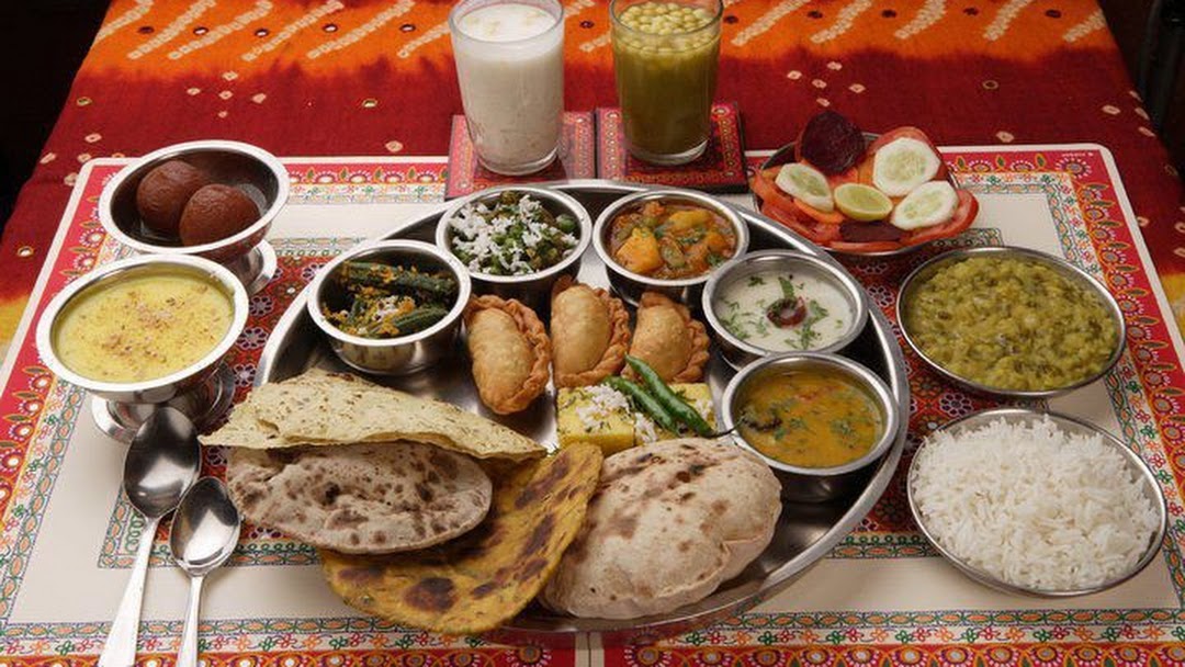 Comida para a alma: conheça o restaurante vegetariano do Templo Hare Krishna