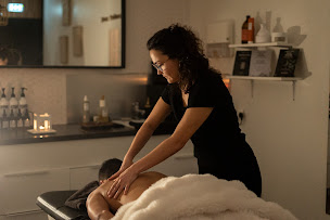 Photo n°18 de Studio beauté Anaïs à Coignières (Salon de manucure)