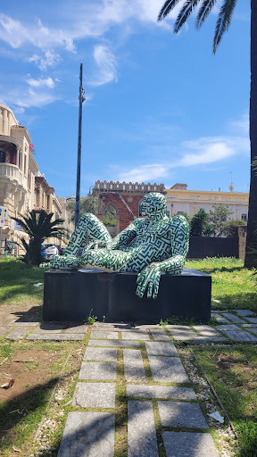 Statua "Labirintite" di Rabarama