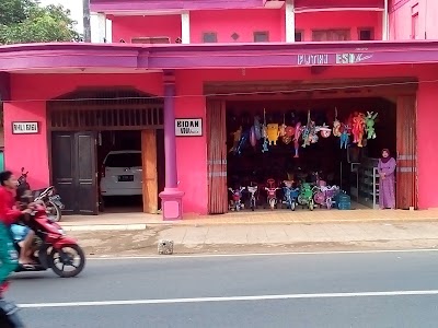 Photos of Putri esaz