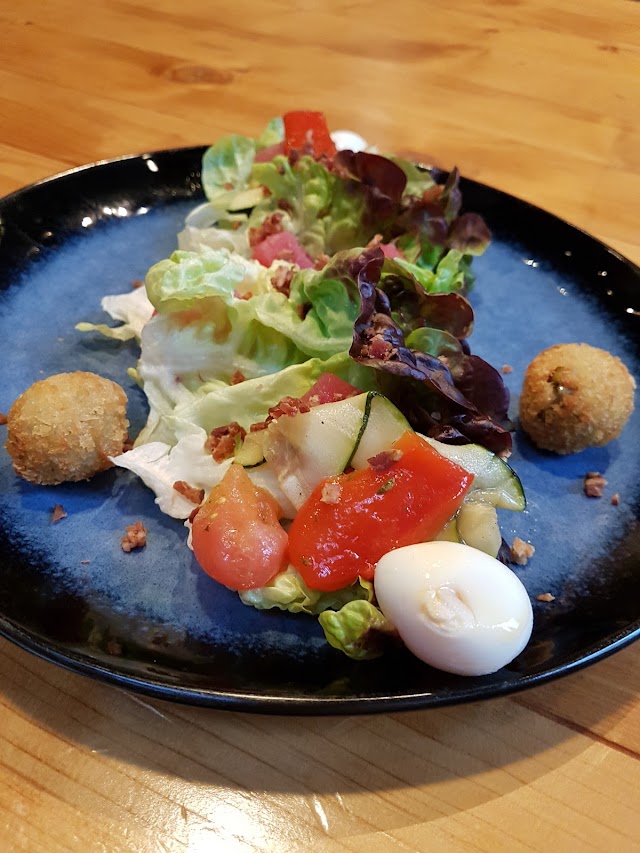 R14 Restaurant