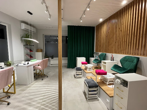 Fabryka Wdzięku - salon kosmetyczny, manicure, pedicure, endermologia, Kobido, zabiegi na twarz i ciało, kosmetyka laserowa