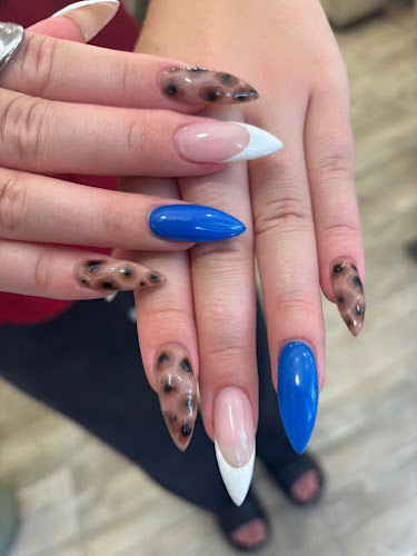 Λεωφ. Βασιλέως Κωνσταντίνου 125, Κορωπί 194 00