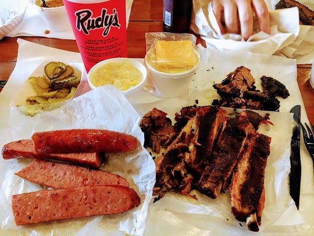 Rudy's "Country Store" and Bar-B-Q