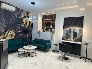 Photo n°1 de Star Coiffure à Ajaccio (Salon de coiffure)