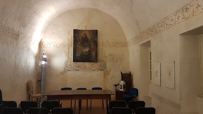 Photos of Rossena Castle