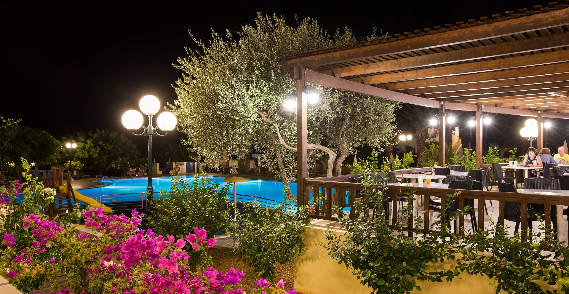 Chrissi Amoudia Hotel & Bungalows