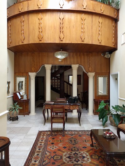Photos of Falcon Crest