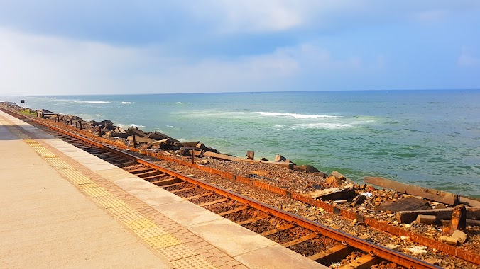 Kollupitiya Railway Station, Author: chathu silva