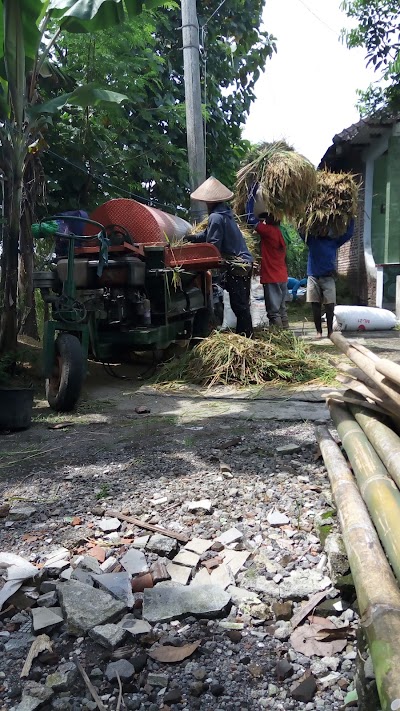 Photos of Gapura Kel Jatisobo Kec Polokarto