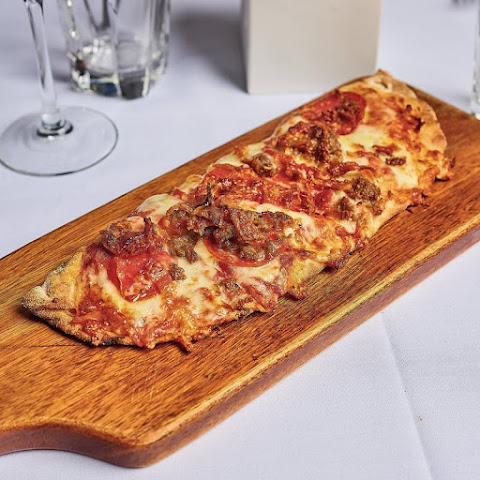 Jula's on the Potomac by null