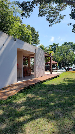 Lagoon Club Poza Clara Logo
