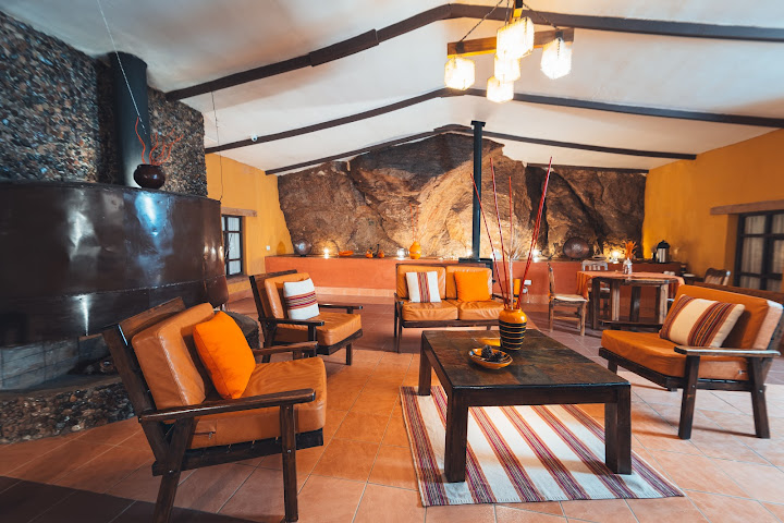 Mallku Cueva by null