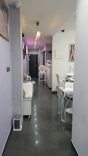 Studio Hollywood Nails