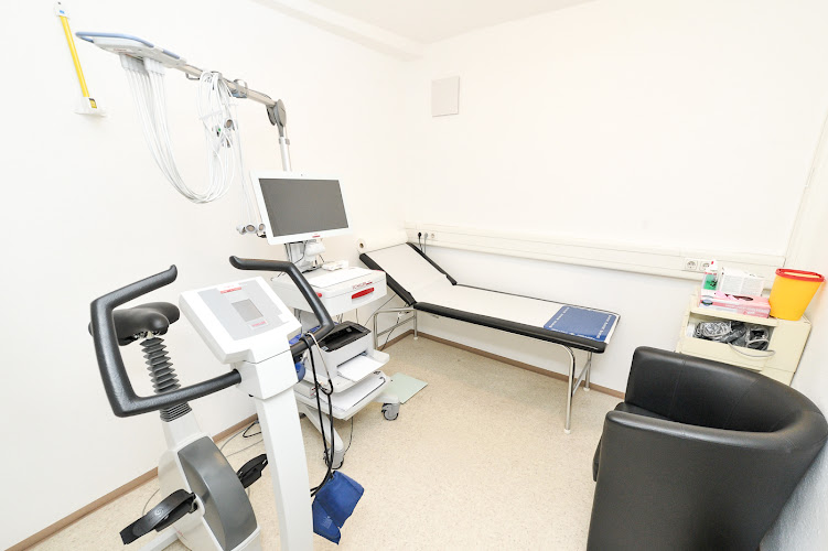 Dr. med. G. Dönmez - Hausärztlich-internistische Praxis - Akademische Lehrpraxis