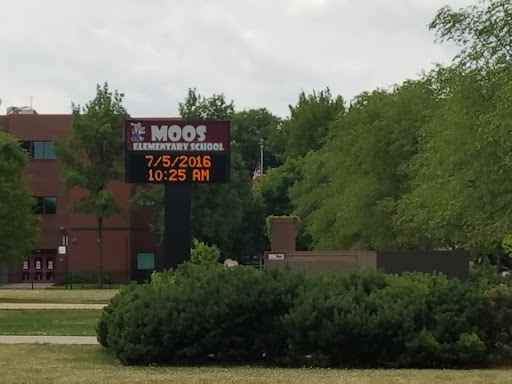 Moos Elementary School - Visual