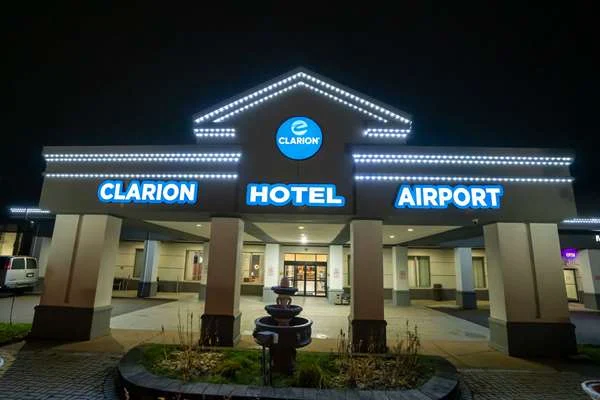 Clarion Hotel Detroit Metro Airport