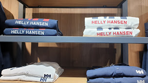 Photo n°13 de Helly Hansen Chamonix à Chamonix-Mont-Blanc (Magasin d'articles de sports)