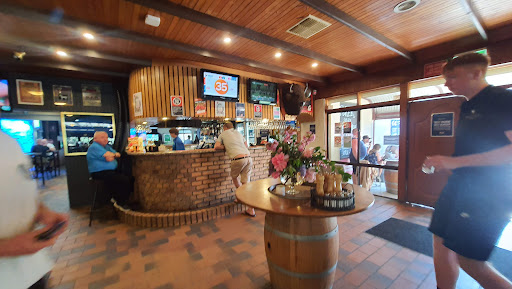 EAGLE HAWK HOTEL - Thumbnail