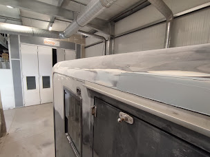 Photo n°6 de CARROSSERIE RS à Fontenay-sur-Loing (Atelier de carrosserie automobile)