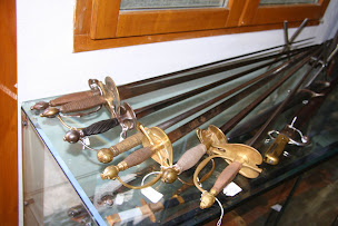 Photo n°8 de comptoir antique de bourgogne à Arnay-le-Duc (Magasin d'antiquités)