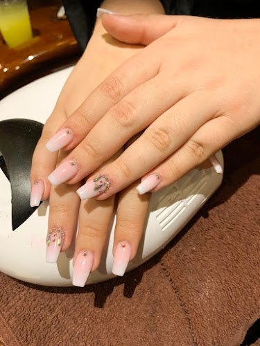 Serenity Nails interior view
